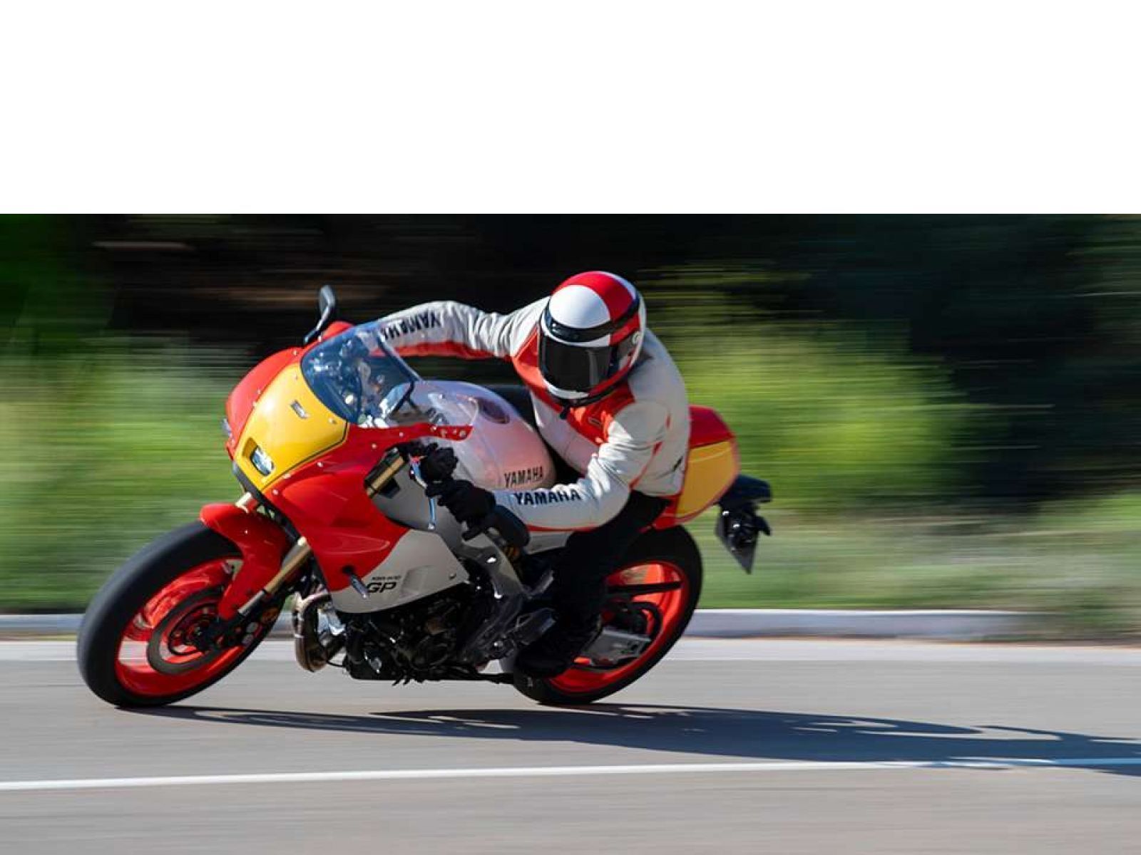 Мотоцикл YAMAHA XSR 900 GP (Legend Red) 2024